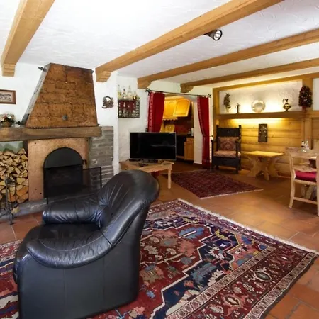 Hoelzlhaus Holiday home *